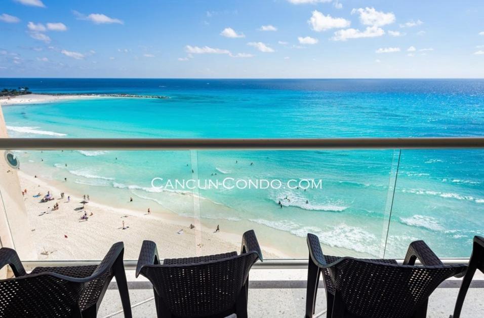 2 Story Oceanfront Penthouses On Cancun Beach! Экстерьер фото