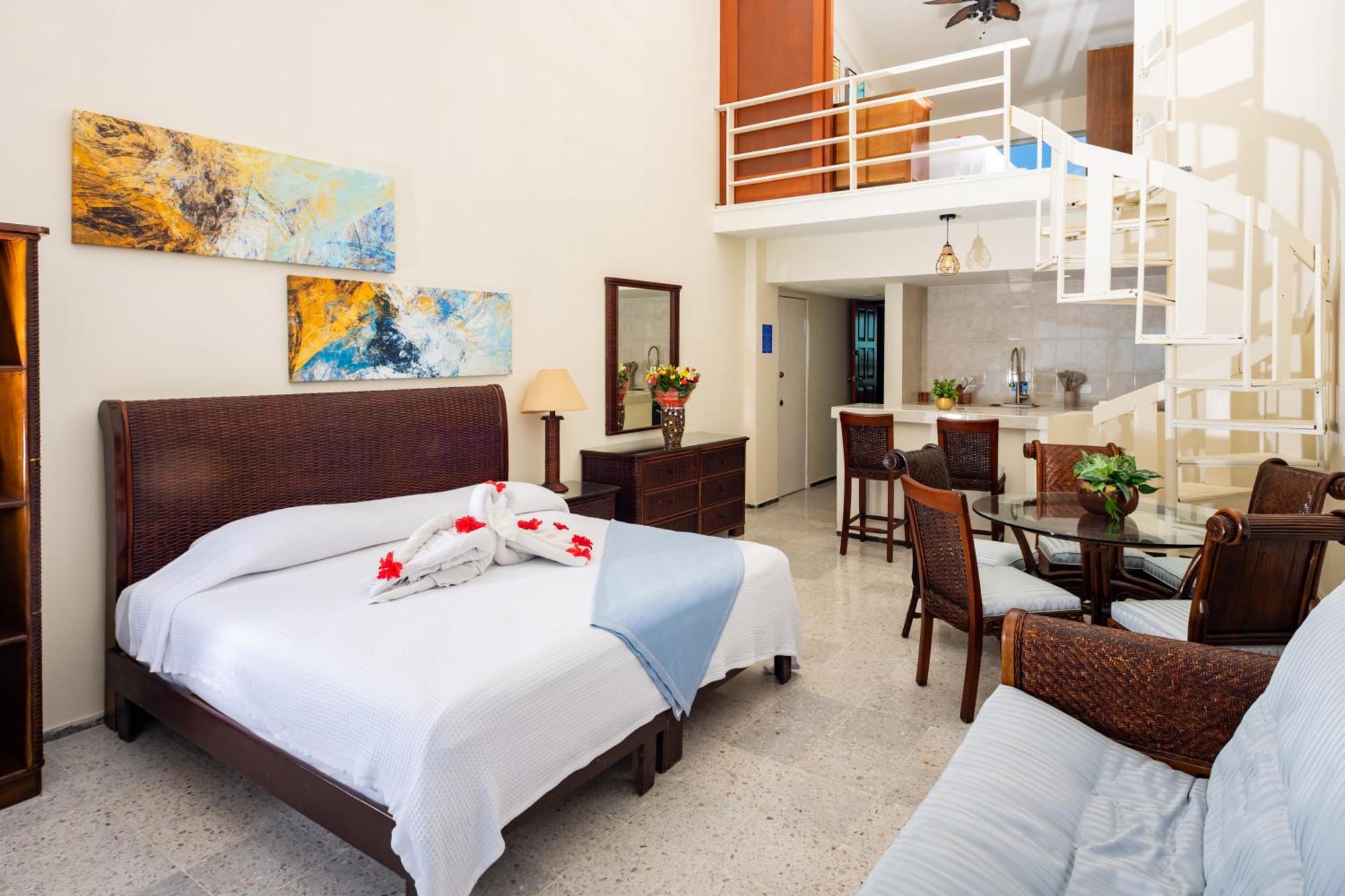2 Story Oceanfront Penthouses On Cancun Beach! Экстерьер фото