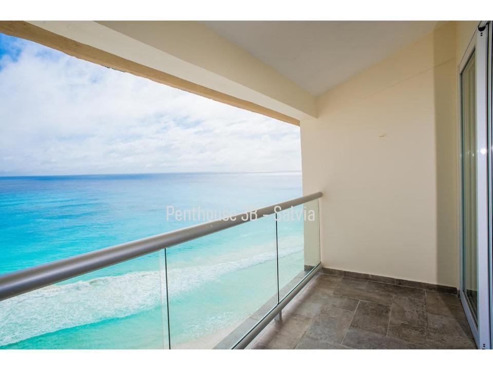2 Story Oceanfront Penthouses On Cancun Beach! Экстерьер фото